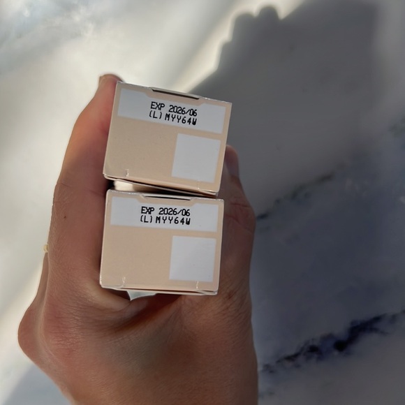 IT Cosmetics CC+ Nude Glow Lightweight Foundation + Glow Serum with SPF 40 NEW - Picture 4 of 4